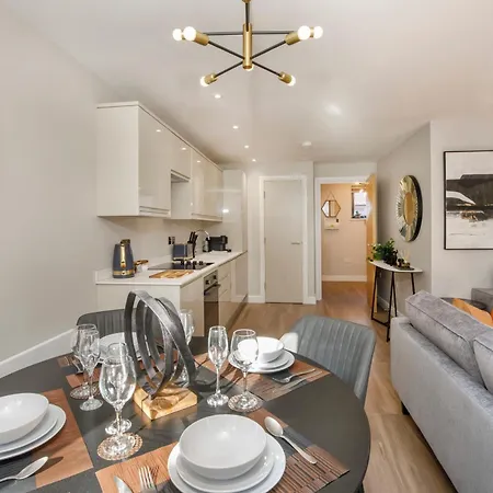 Apartment Crescent Court Modern And Luxurious *