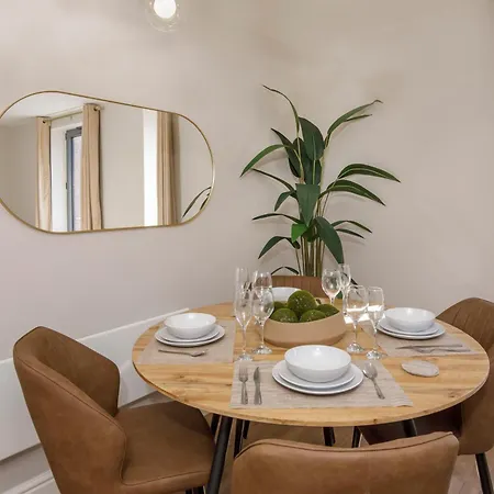 公寓 Crescent Court Modern And Luxurious 约克