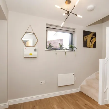 Crescent Court Modern And Luxurious Apartment
