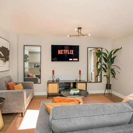 Crescent Court Modern And Luxurious Apartment *