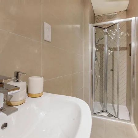 شقة Crescent Court Modern And Luxurious