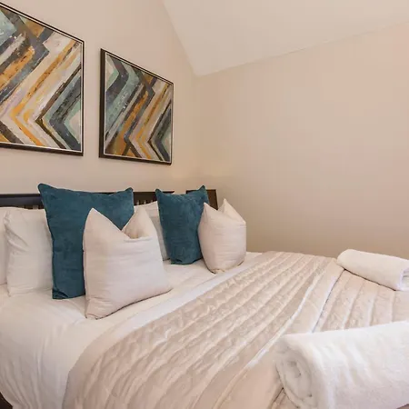 Crescent Court Modern And Luxurious Apartment *