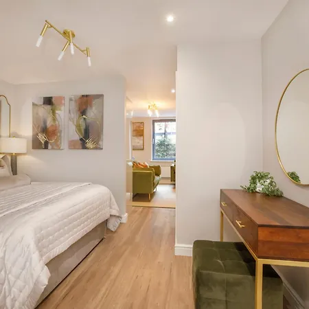Apartment Crescent Court Modern And Luxurious *
