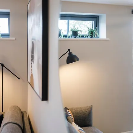 Apartment Crescent Court Modern And Luxurious York