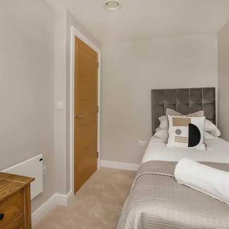 Crescent Court Modern And Luxurious 公寓