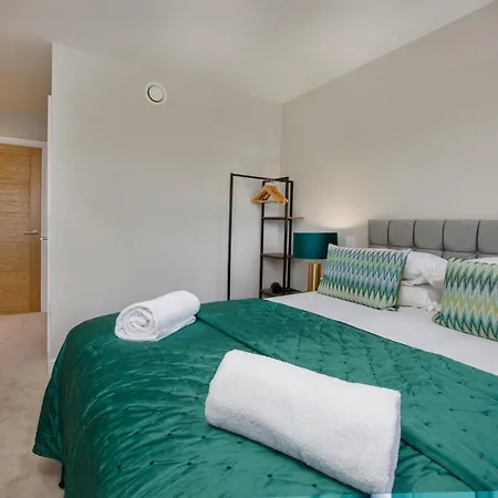 Crescent Court Modern And Luxurious *
