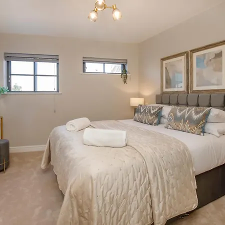 Crescent Court Modern And Luxurious 公寓 约克