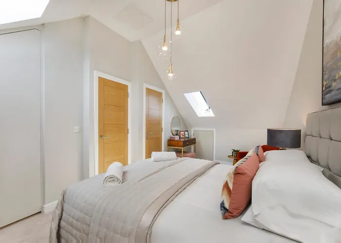 דירה Crescent Court Modern And Luxurious *