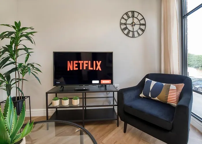 Crescent Court Modern And Luxurious *