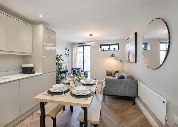 דירה Crescent Court Modern And Luxurious יורק