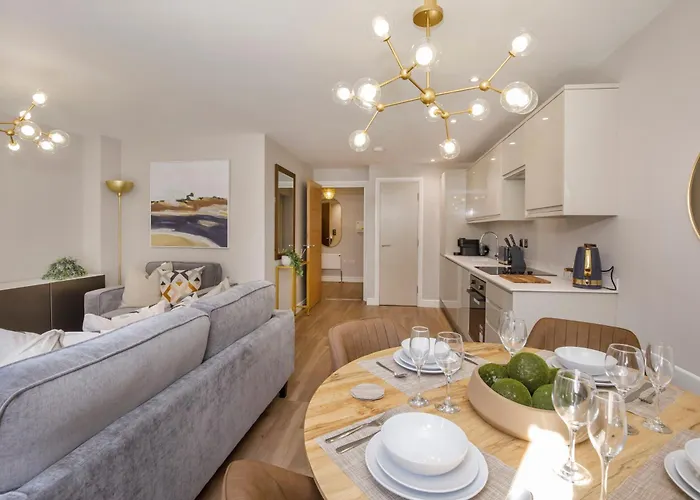 דירה Crescent Court Modern And Luxurious *