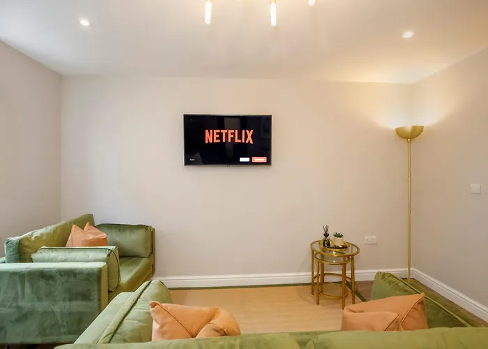 דירה Crescent Court Modern And Luxurious יורק