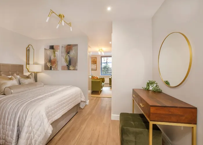 דירה Crescent Court Modern And Luxurious *