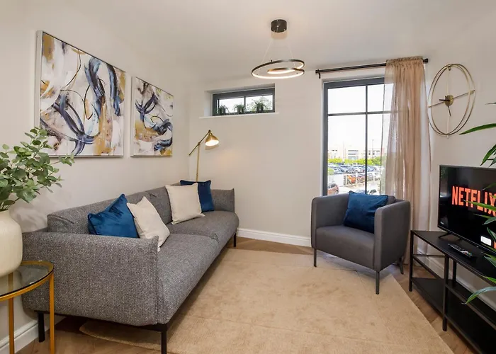 דירה Crescent Court Modern And Luxurious *