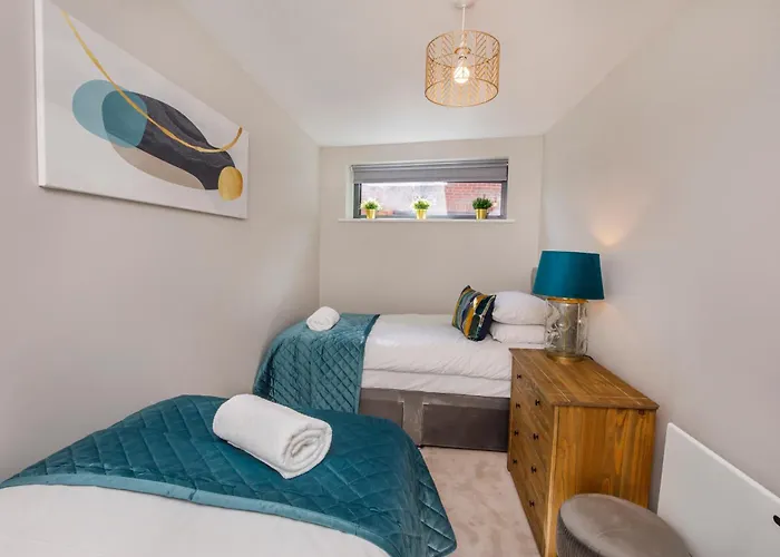 דירה Crescent Court Modern And Luxurious יורק