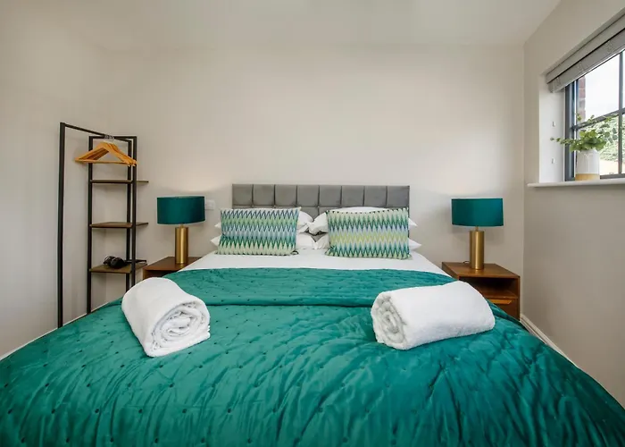 דירה Crescent Court Modern And Luxurious