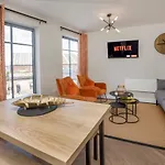 Crescent Court Modern And Luxurious