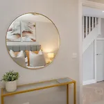 Crescent Court Modern And Luxurious