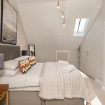Crescent Court Modern And Luxurious