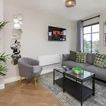 Crescent Court Modern And Luxurious *