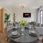 Crescent Court Modern And Luxurious