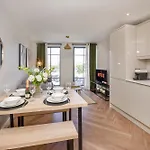 Crescent Court Modern And Luxurious Apartment *