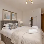 Crescent Court Modern And Luxurious