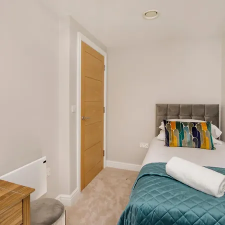 Crescent Court Modern And Luxurious Διαμέρισμα *